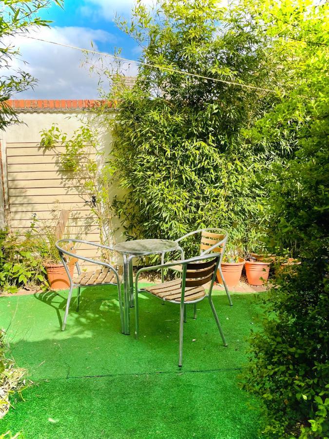 The Beehive, Ground Floor Apartment In Norfolk, No Shared Amenities Downham Market Exterior foto
